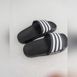 Kids Adidas Size 2 NWT